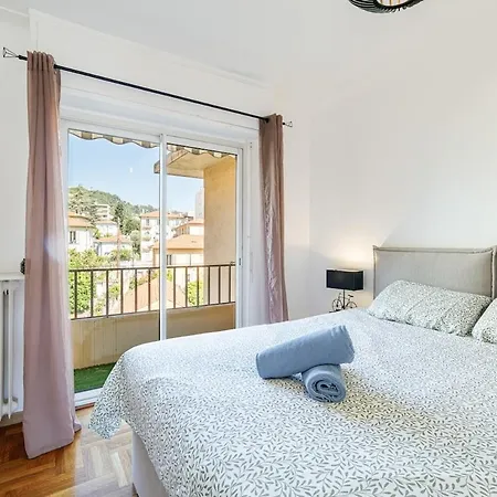 Spacieux T3 Avec Balcon Confort Et Convivialite Apartman Nizza
