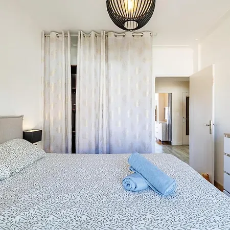 Spacieux T3 Avec Balcon Confort Et Convivialite Apartman Nizza
