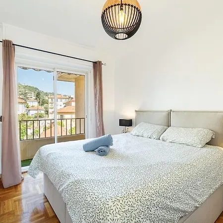 Apartman Spacieux T3 Avec Balcon Confort Et Convivialite *