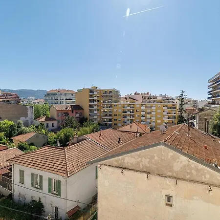 Spacieux T3 Avec Balcon Confort Et Convivialite