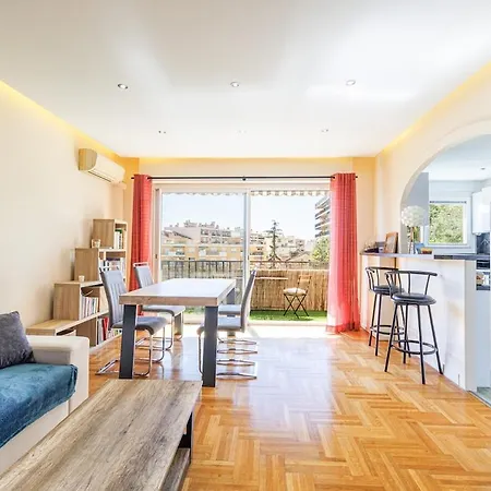 Apartman Spacieux T3 Avec Balcon Confort Et Convivialite